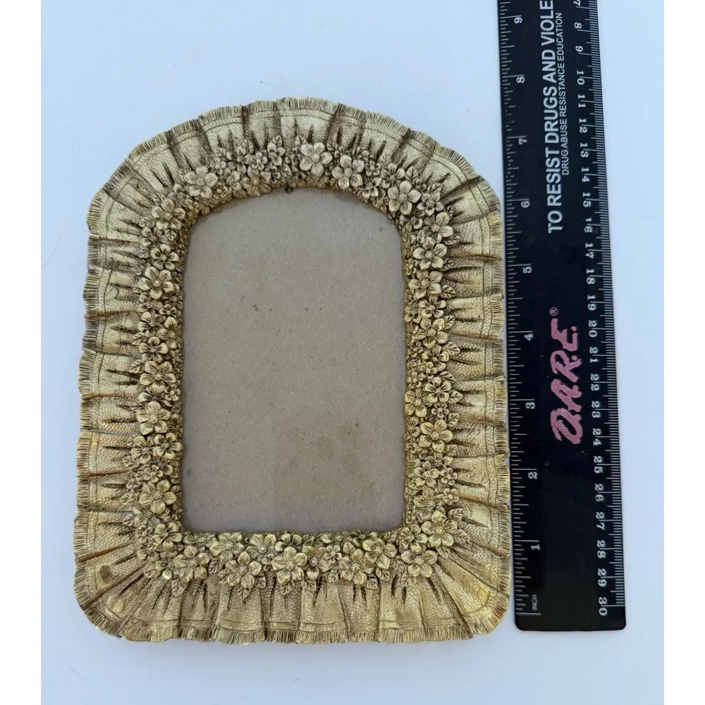Mini Photo Frame Ruffles Flowers Gold Tone Frame